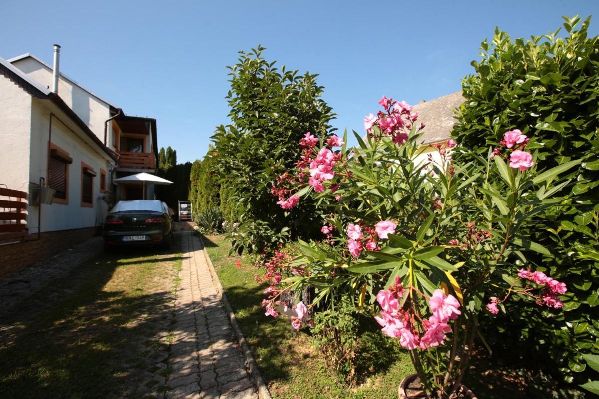 Lonci Apartman ซาลาคาโรส ภายนอก รูปภาพ